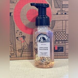 white barn Sweater Weather gentle foaming hand soap
